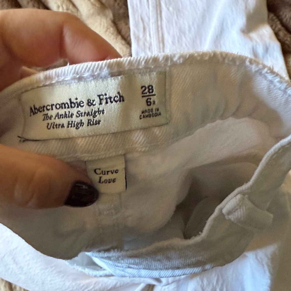 Abercrombie & Fitch White Ankle Straight Jeans - Picture 5 of 5